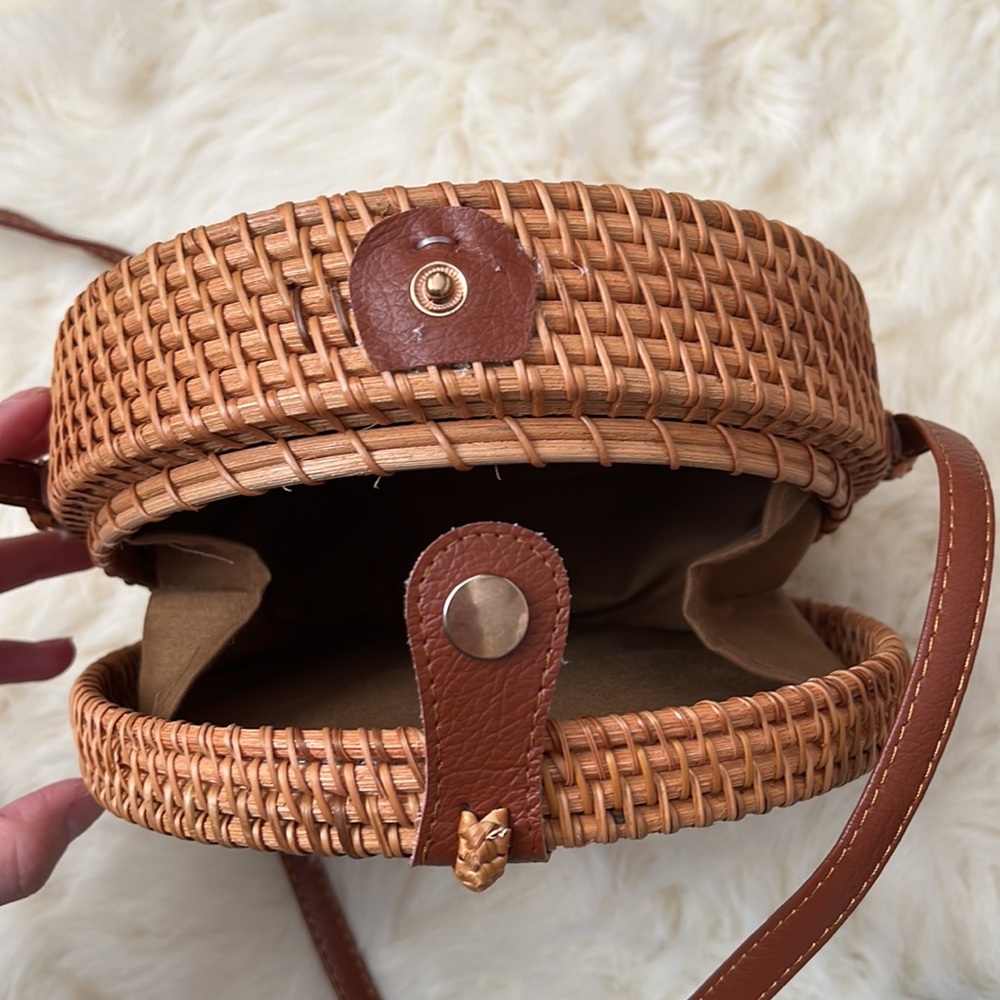Mavis Round Rattan - Picture 3 of 4